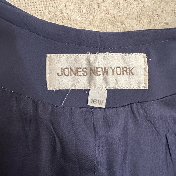 Professional Women’s Suit - Smoky Purple - Picture 6 of 16